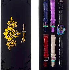 Original box/case purchased in N.W/O.T. Never worn w/no damage